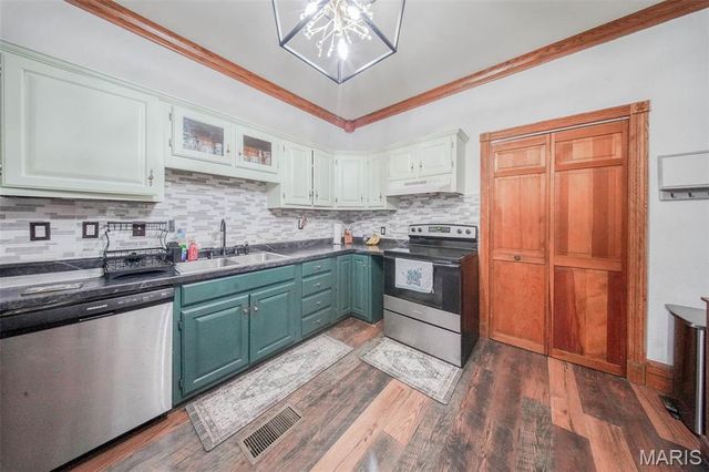 103 S Pershing Avenue, Salem, MO 65560