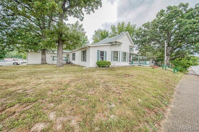 103 S Pershing Avenue, Salem, MO 65560