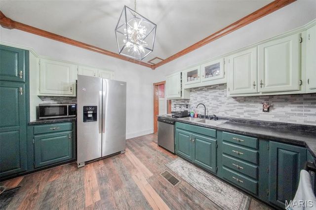 103 S Pershing Avenue, Salem, MO 65560