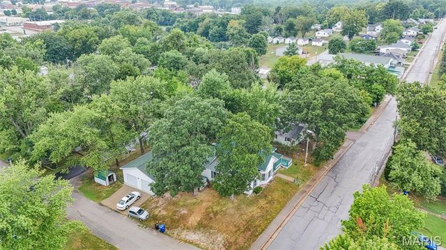 103 S Pershing Avenue, Salem, MO 65560