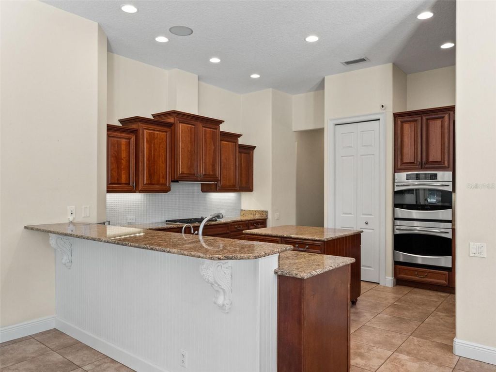 Image 22 of property listing at 9340 THURLOE PLACE, Orlando, FL 32827