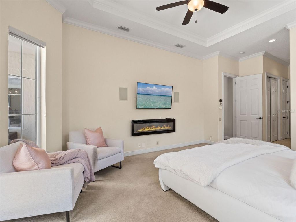Image 35 of property listing at 9340 THURLOE PLACE, Orlando, FL 32827