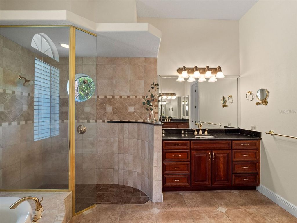 Image 37 of property listing at 9340 THURLOE PLACE, Orlando, FL 32827