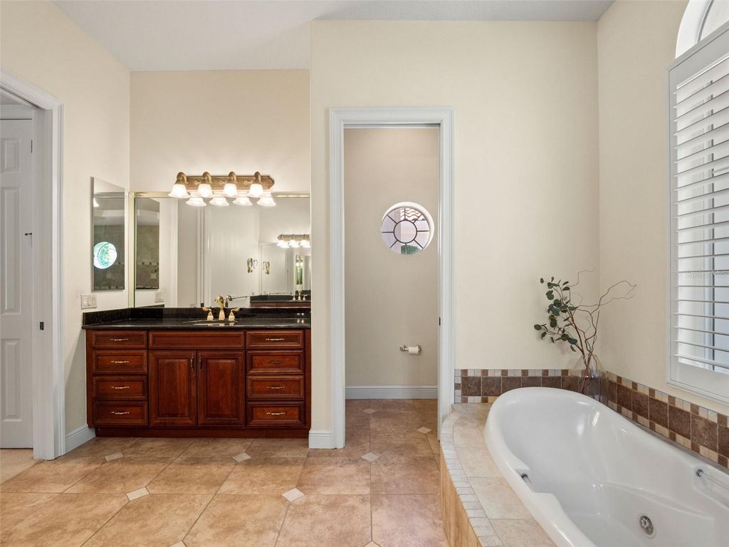 Image 38 of property listing at 9340 THURLOE PLACE, Orlando, FL 32827