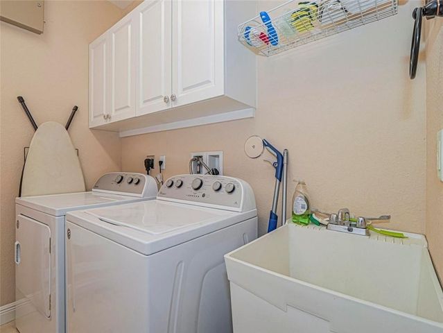 2082 Grey Falcon Circle SW, Vero Beach, FL 32962