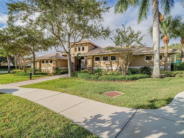 2082 Grey Falcon Circle SW, Vero Beach, FL 32962