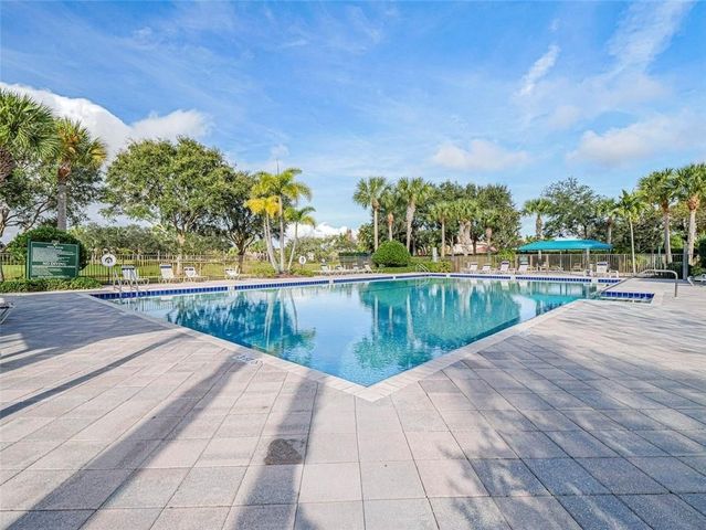 2082 Grey Falcon Circle SW, Vero Beach, FL 32962