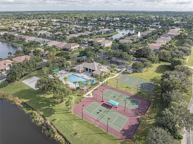 2082 Grey Falcon Circle SW, Vero Beach, FL 32962