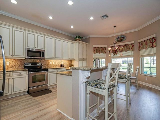 2082 Grey Falcon Circle SW, Vero Beach, FL 32962