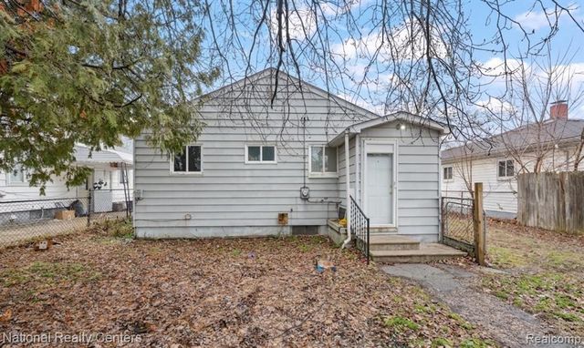 37 E Brooklyn Avenue, Pontiac, MI 48340