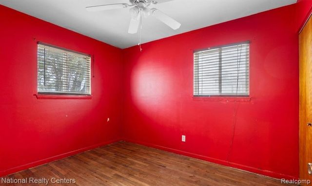 37 E Brooklyn Avenue, Pontiac, MI 48340