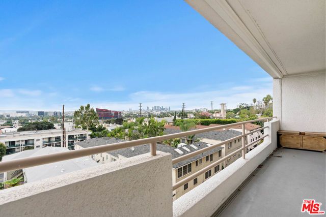 1131 Alta Loma Road 305, West Hollywood, CA 90069