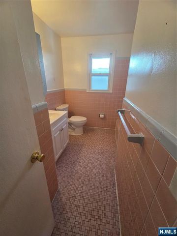 22 Bernice Place, Lodi, NJ 07644