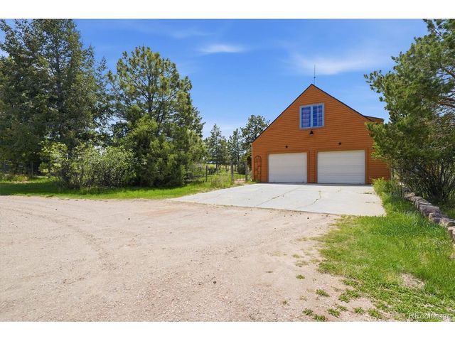 2219 Meadow Green Cir, Franktown, CO 80116
