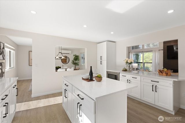 6018 152nd Avenue NE, Redmond, WA 98052