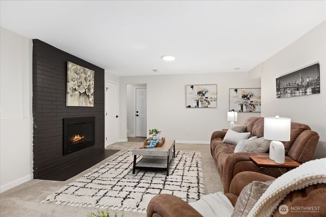 6018 152nd Avenue NE, Redmond, WA 98052