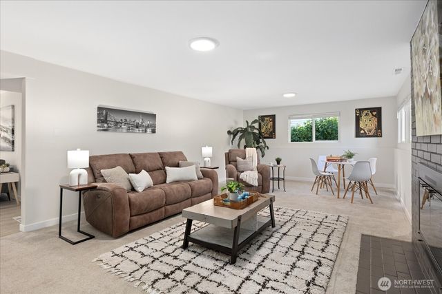 6018 152nd Avenue NE, Redmond, WA 98052