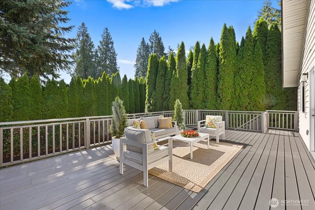 6018 152nd Avenue NE, Redmond, WA 98052