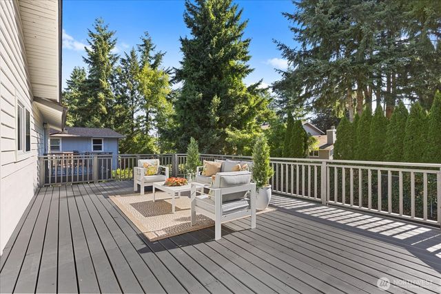 6018 152nd Avenue NE, Redmond, WA 98052