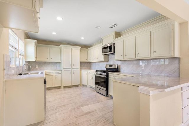 2302 Norman Street, Pasadena, TX 77506