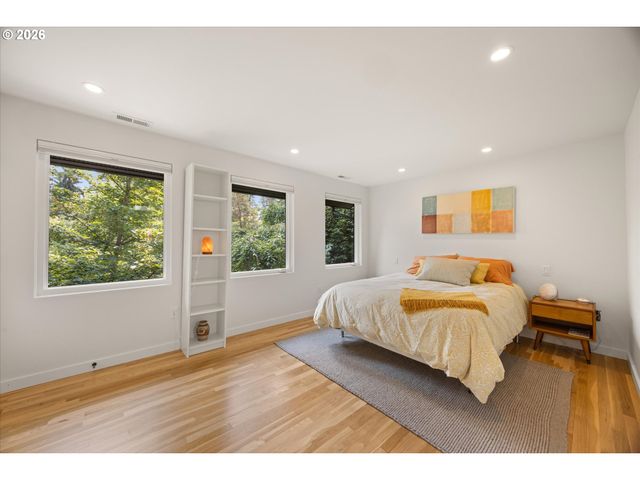 752 LAKE FOREST Dr, Lake Oswego, OR 97034