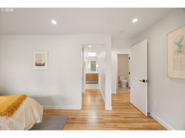 752 LAKE FOREST Dr, Lake Oswego, OR 97034