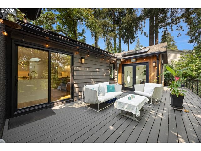 752 LAKE FOREST Dr, Lake Oswego, OR 97034