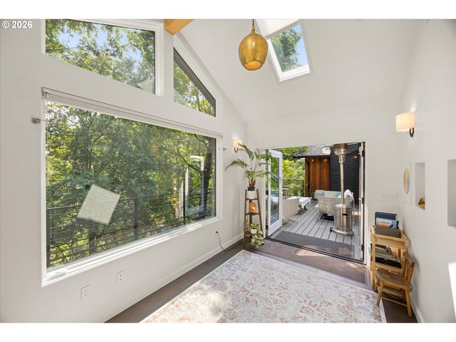 752 LAKE FOREST Dr, Lake Oswego, OR 97034