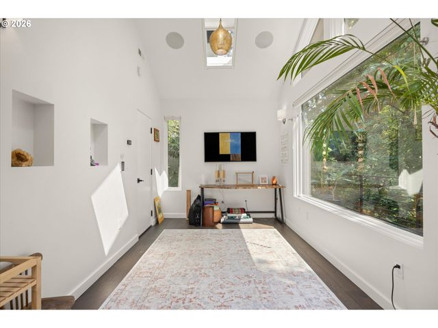 752 LAKE FOREST Dr, Lake Oswego, OR 97034