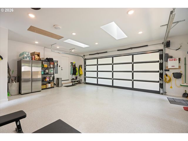 752 LAKE FOREST Dr, Lake Oswego, OR 97034