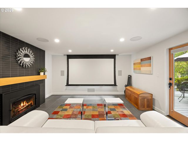 752 LAKE FOREST Dr, Lake Oswego, OR 97034