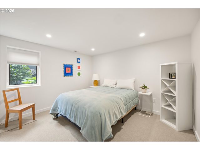 752 LAKE FOREST Dr, Lake Oswego, OR 97034