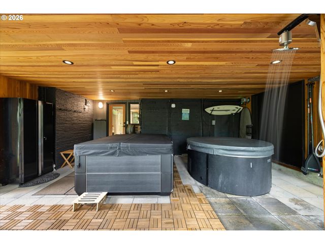 752 LAKE FOREST Dr, Lake Oswego, OR 97034