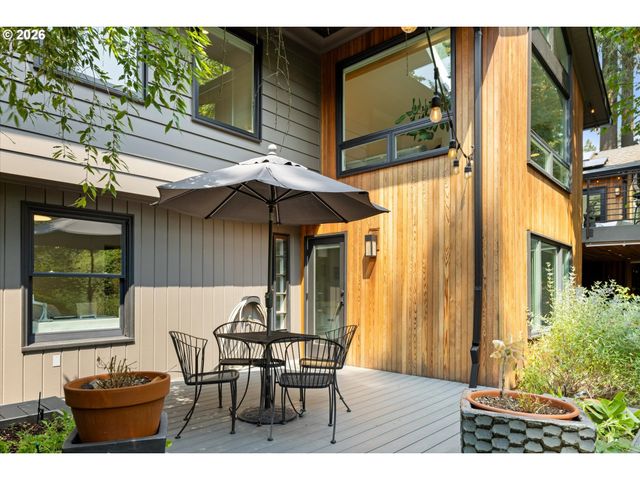 752 LAKE FOREST Dr, Lake Oswego, OR 97034