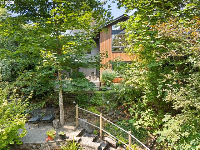 752 LAKE FOREST Dr, Lake Oswego, OR 97034