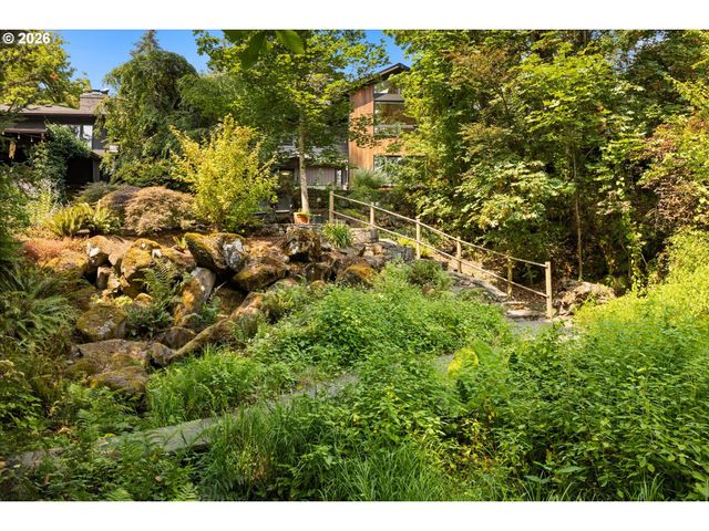 752 LAKE FOREST Dr, Lake Oswego, OR 97034