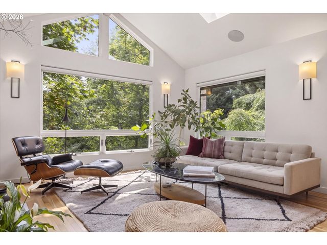752 LAKE FOREST Dr, Lake Oswego, OR 97034
