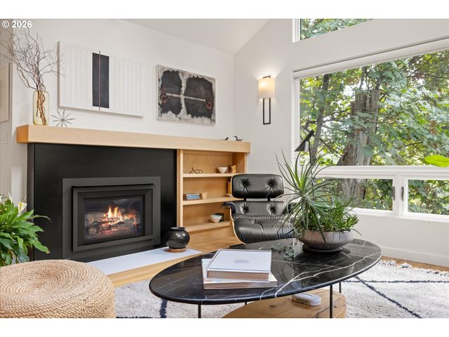 752 LAKE FOREST Dr, Lake Oswego, OR 97034