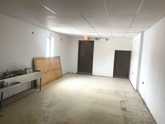 4300 Amelia Avenue, Lyons, IL 60534