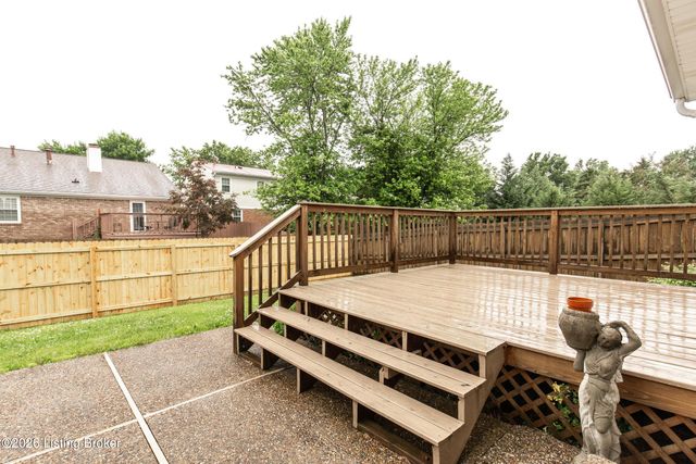 10206 Brownhurst Ct, Louisville, KY 40241