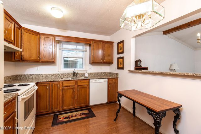 10206 Brownhurst Ct, Louisville, KY 40241