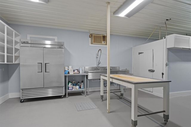 1102 Beech ST, Taylor, TX 76574