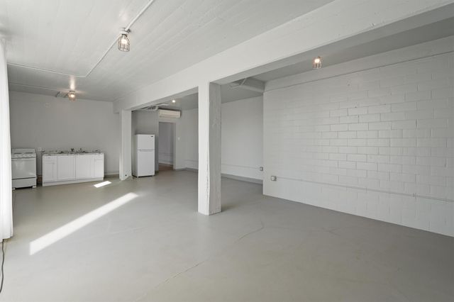 1102 Beech ST, Taylor, TX 76574