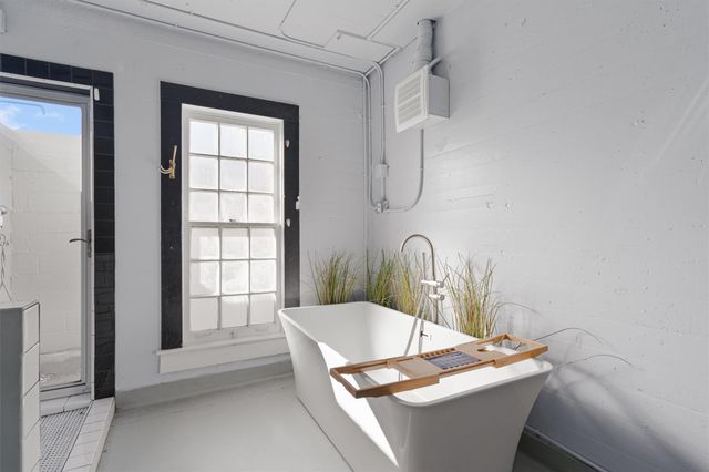 1102 Beech ST, Taylor, TX 76574