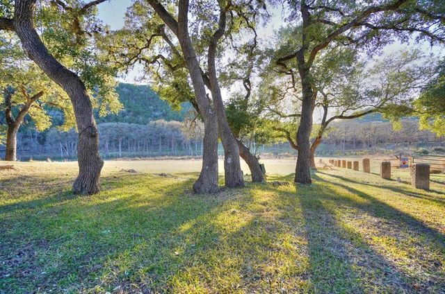 200 Rim RD, Wimberley, TX 78676