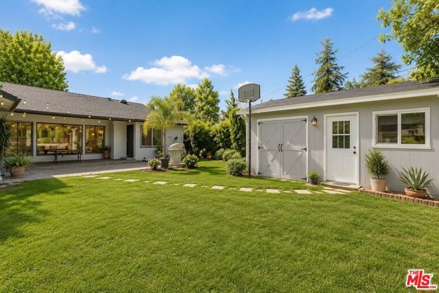 6626 Burnet Avenue, Van Nuys (los Angeles), CA 91405