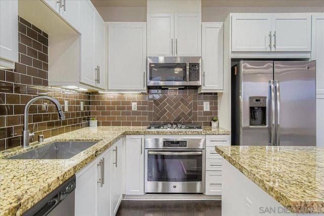 2624 Aperture Cir, San Diego, CA 92108