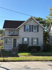 1712 13TH Avenue, Moline, IL 61265