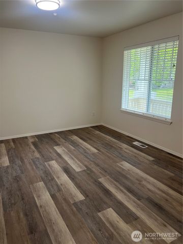2168 McDonald Avenue, Dupont, WA 98327