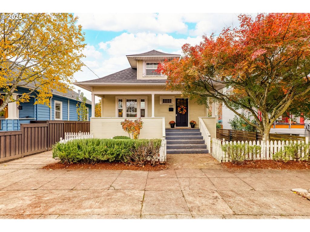 2225 Se 38TH Ave, Portland, OR 97214